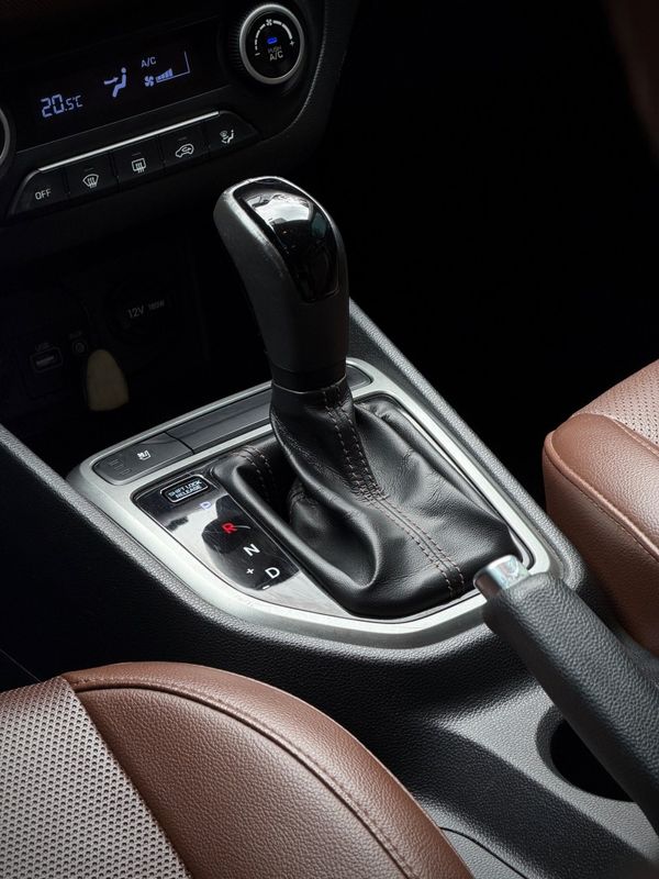 Hyundai CRETA 2.0 PRESTIGE 2017 NEUMANN VEÍCULOS ARROIO DO MEIO / Carros no Vale