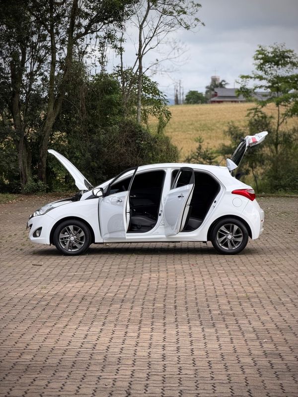 Hyundai HB20 PREMIUM 1.6 2014 NEUMANN VEÍCULOS ARROIO DO MEIO / Carros no Vale Hyundai HB20 PREMIUM 1.6 2014 NEUMANN VEÍCULOS ARROIO DO MEIO / Carros no Vale