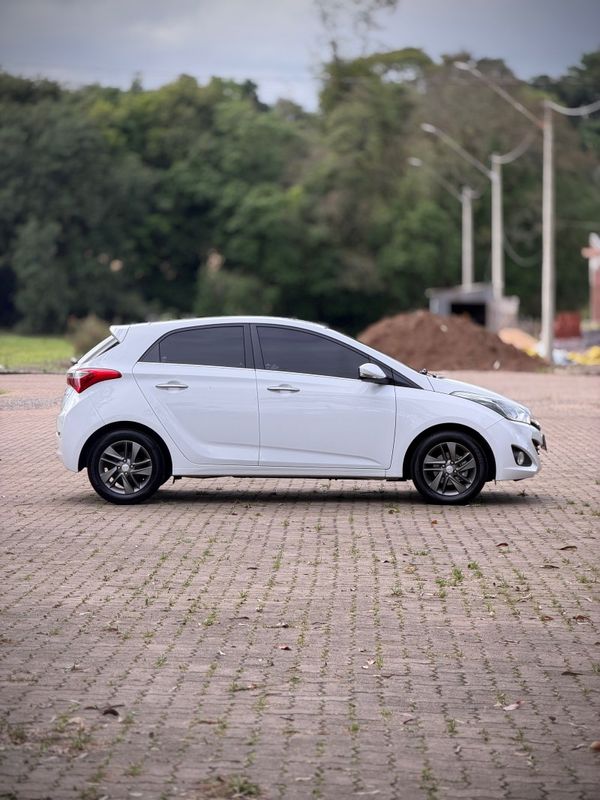 Hyundai HB20 PREMIUM 1.6 2014 NEUMANN VEÍCULOS ARROIO DO MEIO / Carros no Vale Hyundai HB20 PREMIUM 1.6 2014 NEUMANN VEÍCULOS ARROIO DO MEIO / Carros no Vale