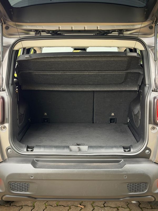 Jeep RENEGADE LIMITED 1.8 2019 NEUMANN VEÍCULOS ARROIO DO MEIO / Carros no Vale Jeep RENEGADE LIMITED 1.8 2019 NEUMANN VEÍCULOS ARROIO DO MEIO / Carros no Vale