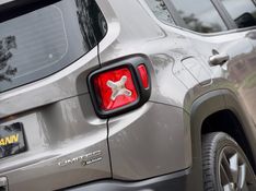 Jeep RENEGADE LIMITED 1.8 2019 NEUMANN VEÍCULOS ARROIO DO MEIO / Carros no Vale