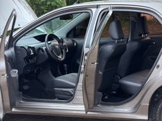Toyota ETIOS SEDAN XLS 1.5 2018 NEUMANN VEÍCULOS ARROIO DO MEIO / Carros no Vale