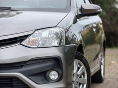 Toyota ETIOS SEDAN XLS 1.5 2018 NEUMANN VEÍCULOS ARROIO DO MEIO / Carros no Vale