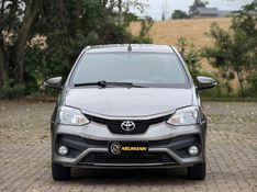 Toyota ETIOS SEDAN XLS 1.5 2018 NEUMANN VEÍCULOS ARROIO DO MEIO / Carros no Vale