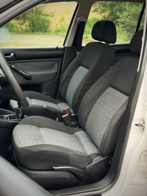 Volkswagen GOLF PLUS 1.6Mi 2004 NEUMANN VEÍCULOS ARROIO DO MEIO / Carros no Vale