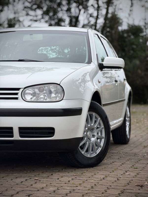 Volkswagen GOLF PLUS 1.6Mi 2004 NEUMANN VEÍCULOS ARROIO DO MEIO / Carros no Vale