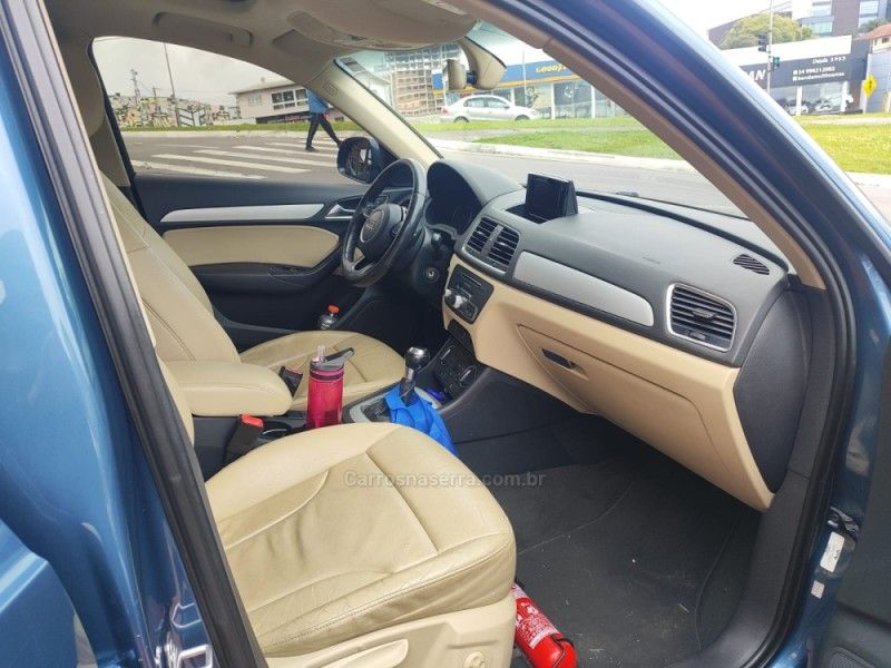 AUDI Q3 1.4 TFSI AMBIENTE S TRONIC 2015/2016 HUBNER MULTIMARCAS FARROUPILHA / Carros no Vale AUDI Q3 1.4 TFSI AMBIENTE S TRONIC 2015/2016 HUBNER MULTIMARCAS FARROUPILHA / Carros no Vale