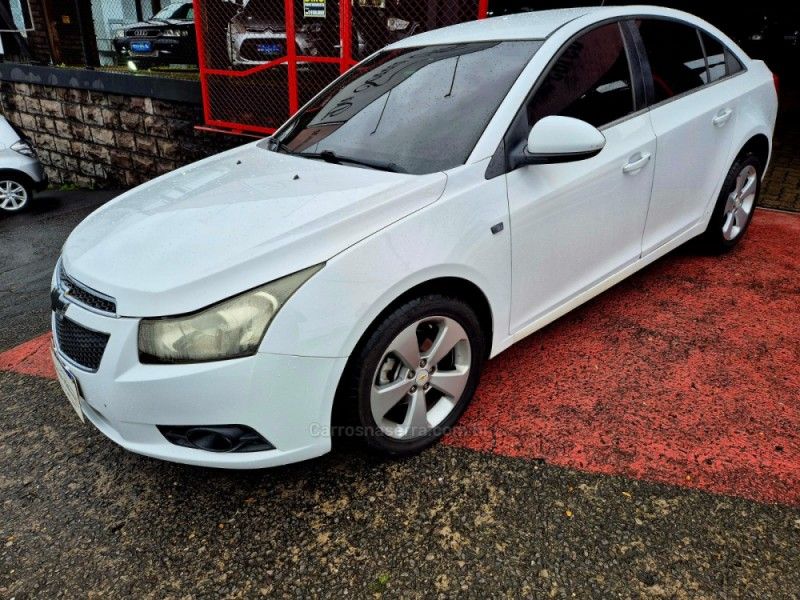 CHEVROLET CRUZE 1.8 LT 16V 2012/2012 HUBNER MULTIMARCAS FARROUPILHA / Carros no Vale
