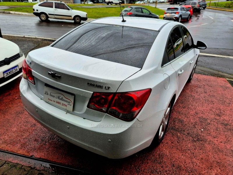 CHEVROLET CRUZE 1.8 LT 16V 2012/2012 HUBNER MULTIMARCAS FARROUPILHA / Carros no Vale