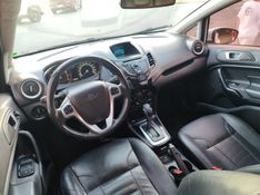 FORD FIESTA 1.6 TITANIUM PLUS SEDAN 16V 2014/2014 HUBNER MULTIMARCAS FARROUPILHA / Carros no Vale