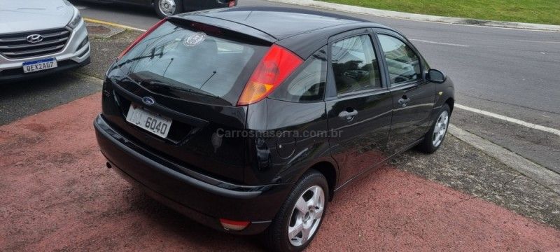 FORD FOCUS 1.6 GL 8V 2006/2007 HUBNER MULTIMARCAS FARROUPILHA / Carros no Vale