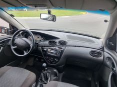 FORD FOCUS 1.6 GL 8V 2006/2007 HUBNER MULTIMARCAS FARROUPILHA / Carros no Vale