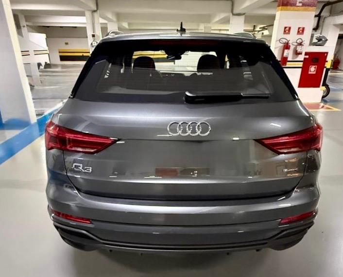 AUDI Q3 2.0 40 TFSI GASOLINA PERFORMANCE BLACK QUATTRO TIPTRONIC 2023/2023 FÁBIO BERNARDES PORTO ALEGRE / Carros no Vale