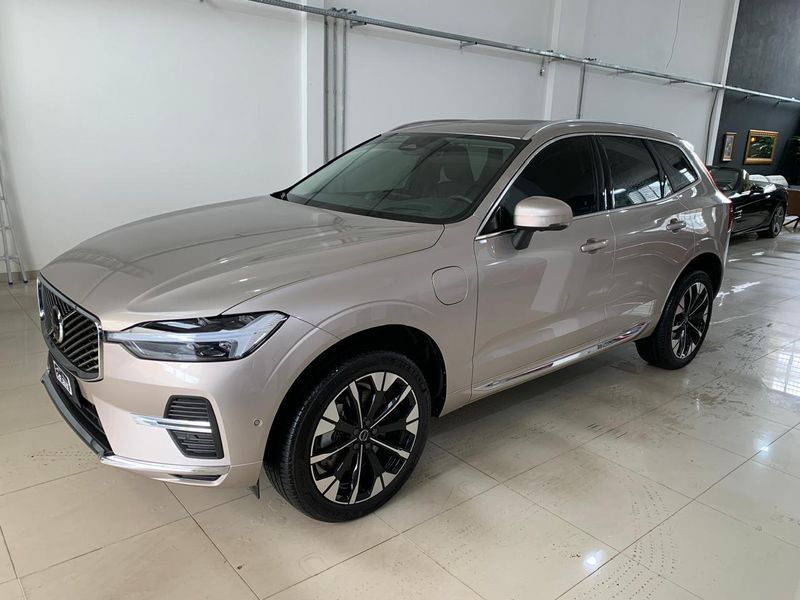 VOLVO XC60 2.0 T8 PHEV ULTRA AWD GEARTRONIC 2025/2026 FÁBIO BERNARDES PORTO ALEGRE / Carros no Vale