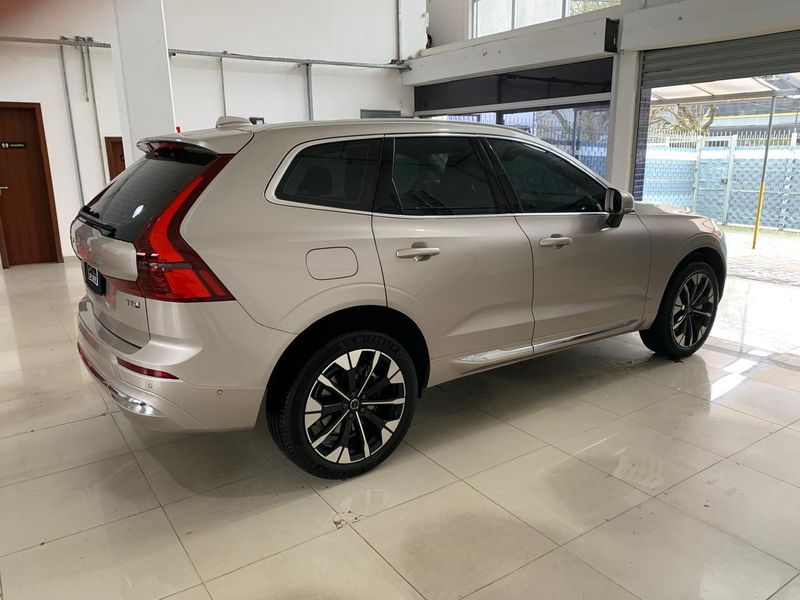 VOLVO XC60 2.0 T8 PHEV ULTRA AWD GEARTRONIC 2025/2026 FÁBIO BERNARDES PORTO ALEGRE / Carros no Vale