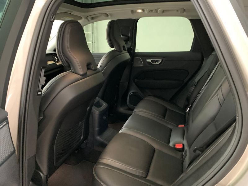 VOLVO XC60 2.0 T8 PHEV ULTRA AWD GEARTRONIC 2025/2026 FÁBIO BERNARDES PORTO ALEGRE / Carros no Vale