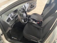 VOLKSWAGEN POLO HATCH POLO 1.0 MPI TOTAL FLEX MANUAL 2022/2023 LAVENDA VEÍCULOS ARROIO DO MEIO / Carros no Vale