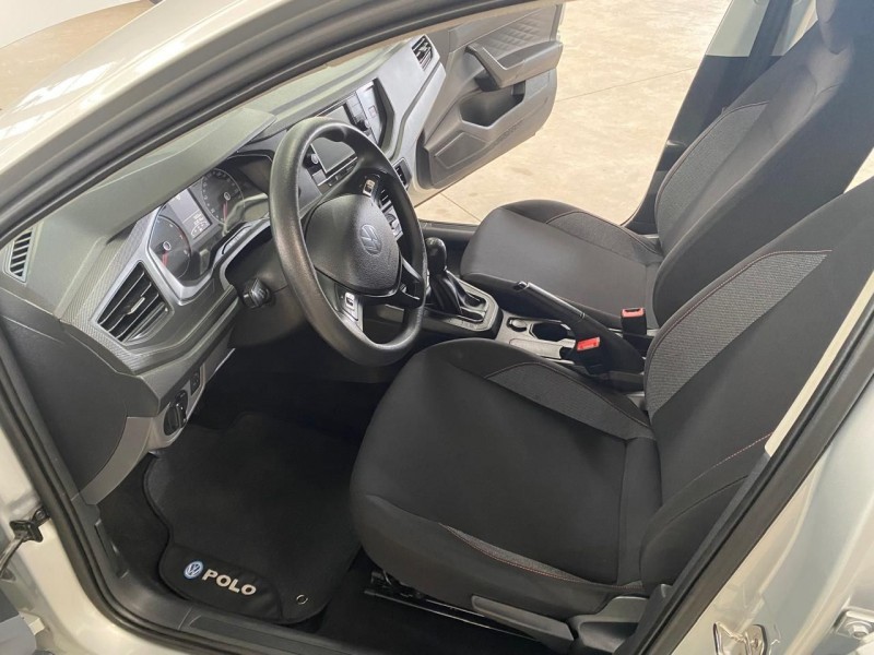 VOLKSWAGEN POLO HATCH POLO 1.0 MPI TOTAL FLEX MANUAL 2022/2023 LAVENDA VEÍCULOS ARROIO DO MEIO / Carros no Vale