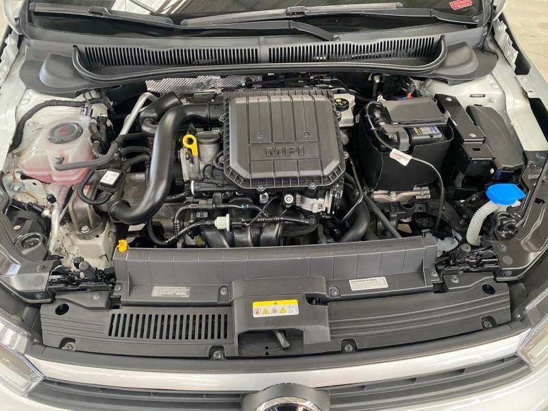 VOLKSWAGEN POLO HATCH POLO 1.0 MPI TOTAL FLEX MANUAL 2022/2023 LAVENDA VEÍCULOS ARROIO DO MEIO / Carros no Vale