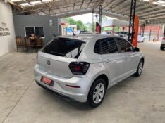 VOLKSWAGEN POLO HATCH POLO 1.0 MPI TOTAL FLEX MANUAL 2022/2023 LAVENDA VEÍCULOS ARROIO DO MEIO / Carros no Vale
