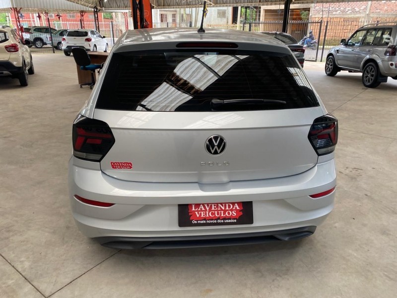 VOLKSWAGEN POLO HATCH POLO 1.0 MPI TOTAL FLEX MANUAL 2022/2023 LAVENDA VEÍCULOS ARROIO DO MEIO / Carros no Vale