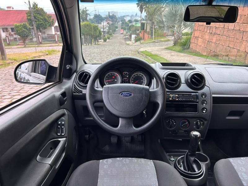 FORD FIESTA 1.0 8V FLEX 2013/2013 LS MULTIMARCAS VENÂNCIO AIRES / Carros no Vale