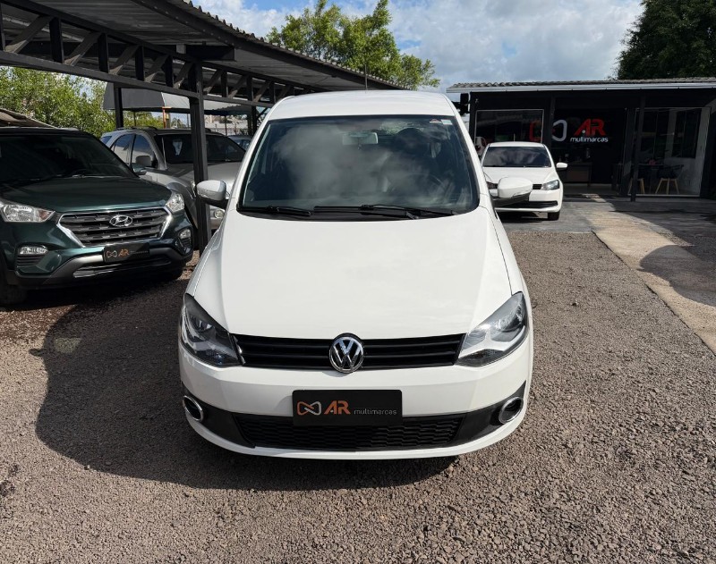 VOLKSWAGEN FOX 1.0 GII TREND /2011 AR MULTIMARCAS VENÂNCIO AIRES / Carros no Vale