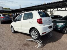 VOLKSWAGEN FOX 1.0 GII TREND /2011 AR MULTIMARCAS VENÂNCIO AIRES / Carros no Vale