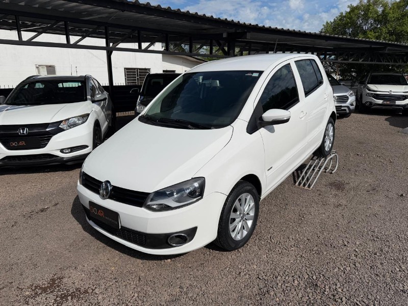 VOLKSWAGEN FOX 1.0 GII TREND /2011 AR MULTIMARCAS VENÂNCIO AIRES / Carros no Vale