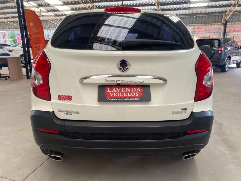 SSANGYONG KORANDO 2.0 16V TURBO DIESEL AWD AT 2012 2017/2018 LAVENDA VEÍCULOS ARROIO DO MEIO / Carros no Vale