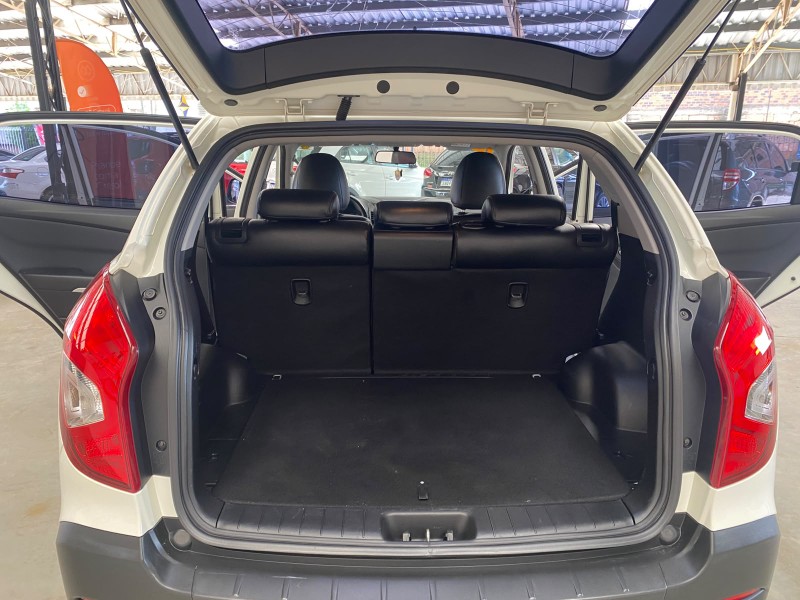 SSANGYONG KORANDO 2.0 16V TURBO DIESEL AWD AT 2012 2017/2018 LAVENDA VEÍCULOS ARROIO DO MEIO / Carros no Vale