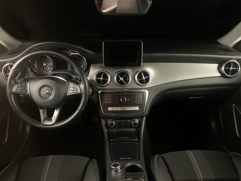 MERCEDES-BENZ GLA 200 ADVANCE 1.6 TURBO 2019/2019 DUARTE VEÍCULOS PORTO ALEGRE / Carros no Vale