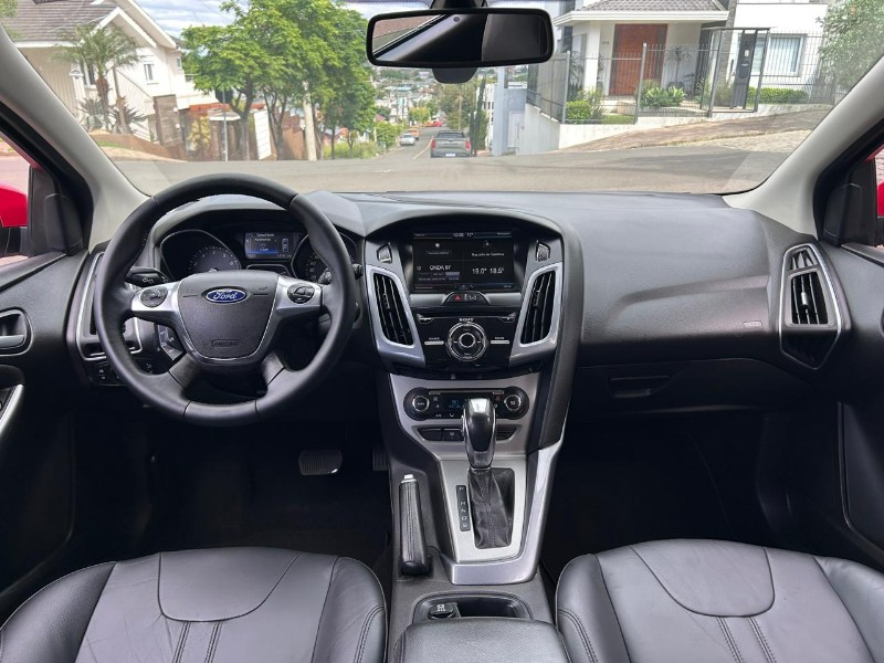 FORD FOCUS TITA/TITA PLUS 2.0 FLEX 5P AUT. 2014/2014 LS MULTIMARCAS VENÂNCIO AIRES / Carros no Vale FORD FOCUS TITA/TITA PLUS 2.0 FLEX 5P AUT. 2014/2014 LS MULTIMARCAS VENÂNCIO AIRES / Carros no Vale