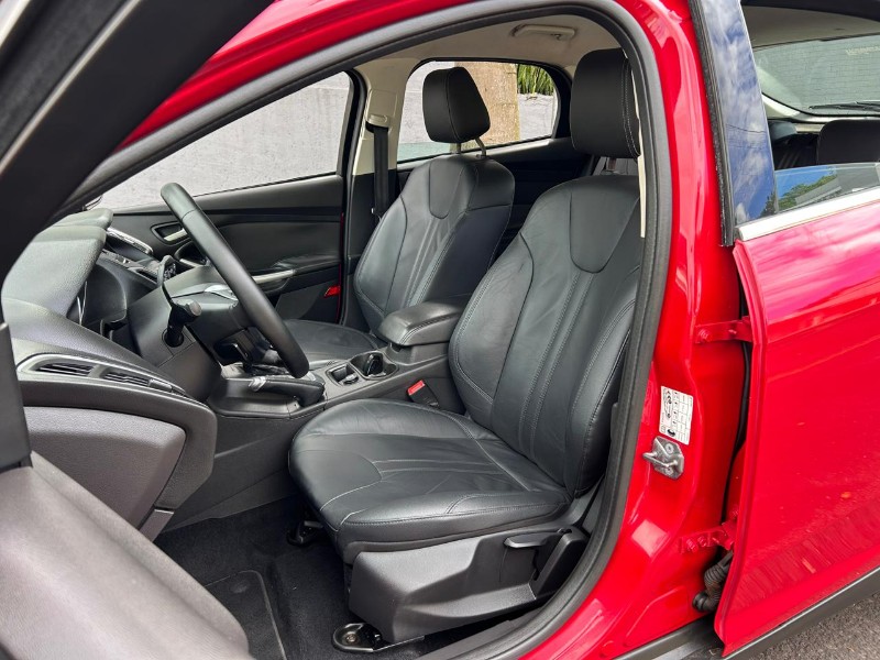 FORD FOCUS TITA/TITA PLUS 2.0 FLEX 5P AUT. 2014/2014 LS MULTIMARCAS VENÂNCIO AIRES / Carros no Vale FORD FOCUS TITA/TITA PLUS 2.0 FLEX 5P AUT. 2014/2014 LS MULTIMARCAS VENÂNCIO AIRES / Carros no Vale