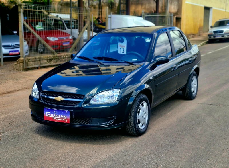 CHEVROLET CORSA 1.0 CLASSIC SEDAN 8V 2013/2013 CRUZEIRO MULTIMARCAS CRUZEIRO DO SUL / Carros no Vale CHEVROLET CORSA 1.0 CLASSIC SEDAN 8V 2013/2013 CRUZEIRO MULTIMARCAS CRUZEIRO DO SUL / Carros no Vale