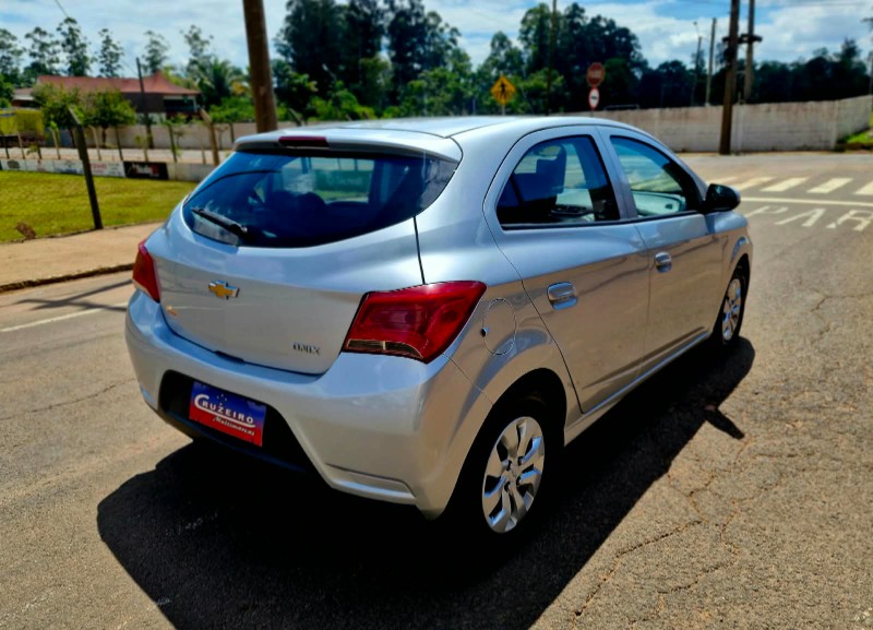 CHEVROLET ONIX 1.0 2018/2019 CRUZEIRO MULTIMARCAS CRUZEIRO DO SUL / Carros no Vale
