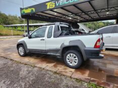 FIAT STRADA ADVENTURE LOCKER 1.8 CE 2013/2013 TS VEÍCULOS ANTA GORDA / Carros no Vale