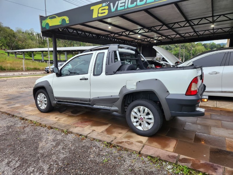 FIAT STRADA ADVENTURE LOCKER 1.8 CE 2013/2013 TS VEÍCULOS ANTA GORDA / Carros no Vale FIAT STRADA ADVENTURE LOCKER 1.8 CE 2013/2013 TS VEÍCULOS ANTA GORDA / Carros no Vale