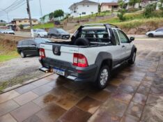 FIAT STRADA ADVENTURE LOCKER 1.8 CE 2013/2013 TS VEÍCULOS ANTA GORDA / Carros no Vale