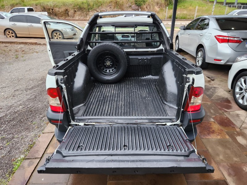 FIAT STRADA ADVENTURE LOCKER 1.8 CE 2013/2013 TS VEÍCULOS ANTA GORDA / Carros no Vale FIAT STRADA ADVENTURE LOCKER 1.8 CE 2013/2013 TS VEÍCULOS ANTA GORDA / Carros no Vale