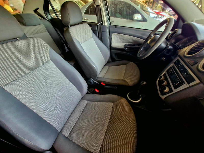 VOLKSWAGEN VOYAGE 1.6 TREND 2011/2012 CRUZEIRO MULTIMARCAS CRUZEIRO DO SUL / Carros no Vale