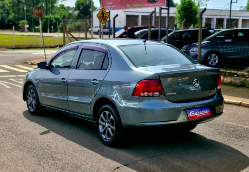 VOLKSWAGEN VOYAGE 1.6 TREND 2011/2012 CRUZEIRO MULTIMARCAS CRUZEIRO DO SUL / Carros no Vale