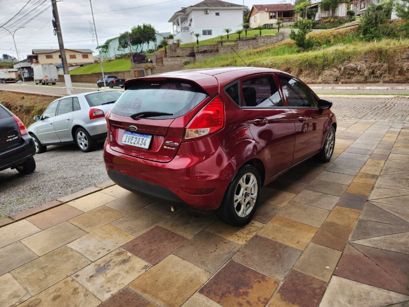 FORD FIESTA 1.6 SE 2013/2014 TS VEÍCULOS ANTA GORDA / Carros no Vale FORD FIESTA 1.6 SE 2013/2014 TS VEÍCULOS ANTA GORDA / Carros no Vale