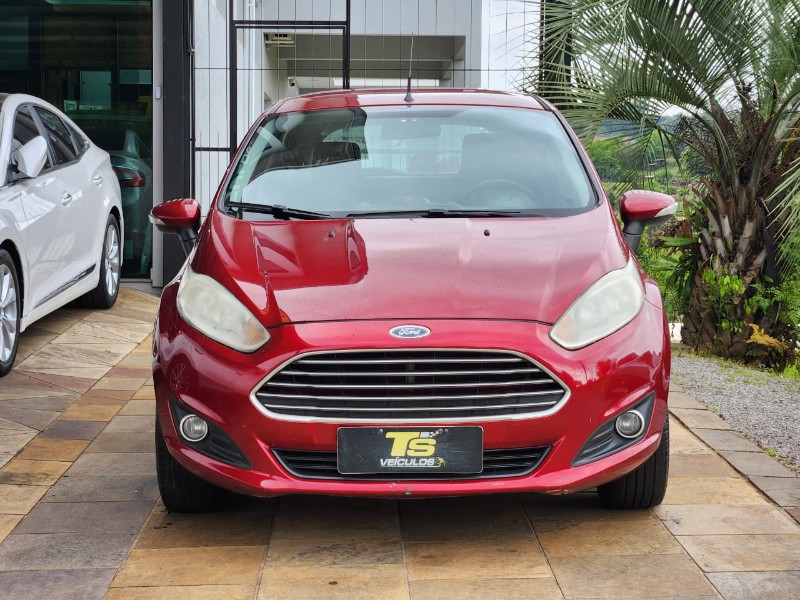 FORD FIESTA 1.6 SE 2013/2014 TS VEÍCULOS ANTA GORDA / Carros no Vale FORD FIESTA 1.6 SE 2013/2014 TS VEÍCULOS ANTA GORDA / Carros no Vale