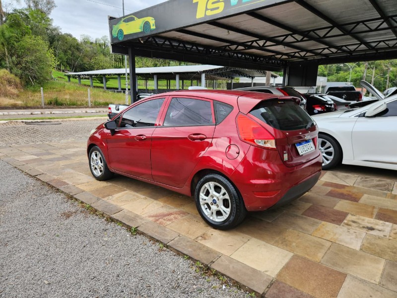 FORD FIESTA 1.6 SE 2013/2014 TS VEÍCULOS ANTA GORDA / Carros no Vale FORD FIESTA 1.6 SE 2013/2014 TS VEÍCULOS ANTA GORDA / Carros no Vale