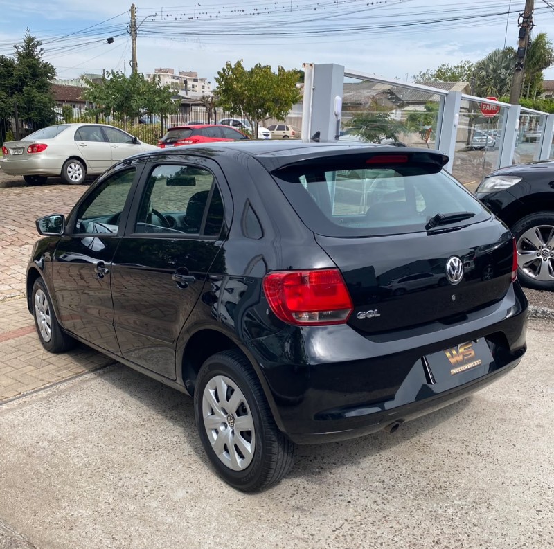VOLKSWAGEN GOL (NOVO) 1.0 MI TOTAL FLEX 8V 4P 2014/2014 WS MULTIMARCAS VENÂNCIO AIRES / Carros no Vale