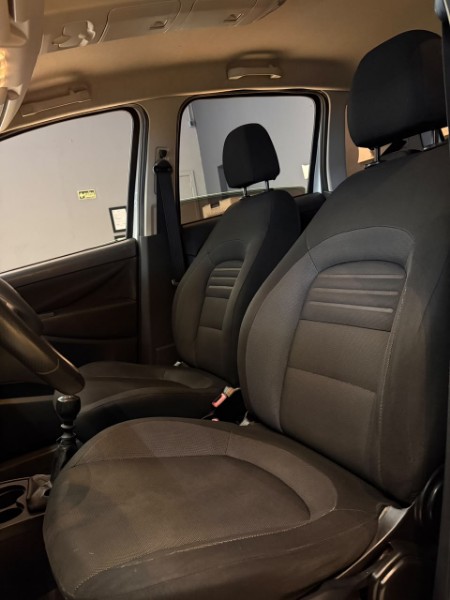 FIAT IDEA 1.8 ADVENTURE 8V 2012/2013 JM AUTOMÓVEIS VENÂNCIO AIRES / Carros no Vale
