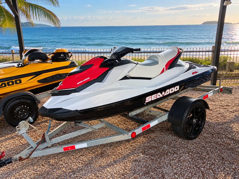 SEA DOO – JET SKI SEA DOO /2012 AR MULTIMARCAS VENÂNCIO AIRES / Carros no Vale