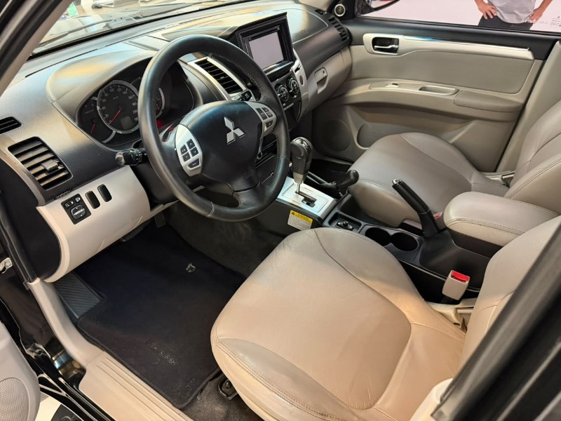 MITSUBISHI PAJERO DAKAR 3.2 4X4 16V 2010/2010 LUCAS AUTOMÓVEIS BOM RETIRO DO SUL / Carros no Vale