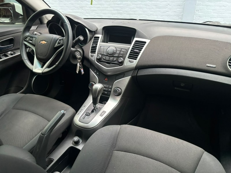 CHEVROLET CRUZE LT /2014 RT 811 VEÍCULOS ARROIO DO MEIO / Carros no Vale